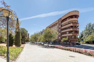 Pis  Arabial 105. Se vende piso reformada con garaje en zona arabial_granada