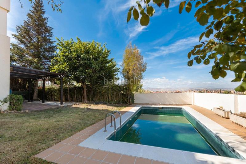 Foto 2eb18c9f-b957-4e28-9e4a-6b0dd3ea9bbe. Chalet in calle zoraya 1 in Camino de los Neveros - Serrallo Granada