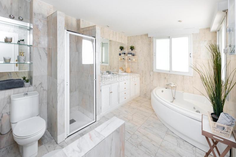 Foto d815f20a-f137-4a16-8639-f5669ca1b55c. Chalet in calle zoraya 1 in Camino de los Neveros - Serrallo Granada