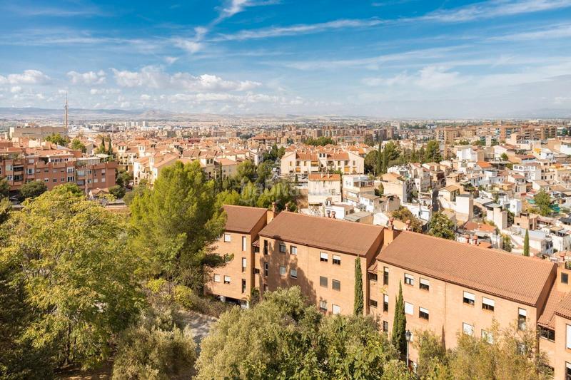 Foto f607e87a-21bb-46a3-8a7e-887563cfbeb4. Chalet in calle zoraya 1 in Camino de los Neveros - Serrallo Granada