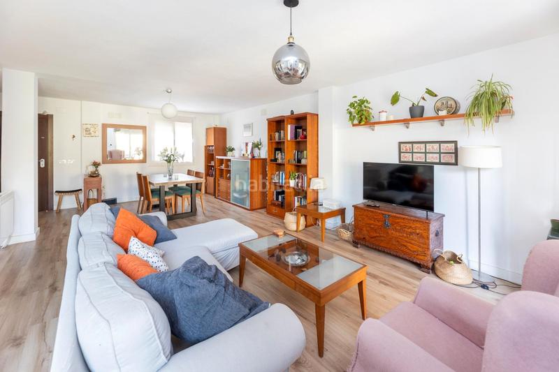 Foto 1723d1bc-c8a7-4412-a1b5-ebaca2c07a77. Casa adossada a calle pedro temboury 1 a Villa de Otura