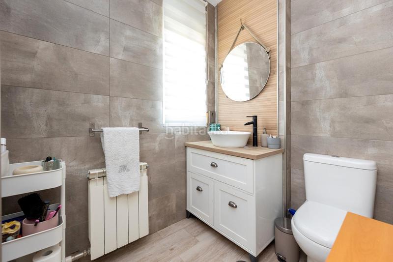 Foto 5a489a2c-d7ae-4fb5-b5d8-f573848a7bd5. Casa adossada a calle pedro temboury 1 a Villa de Otura