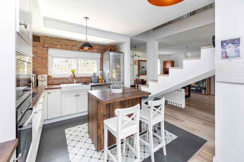 Foto b33e99a2-29e9-4752-a786-005ceed807cf. Casa adossada a calle pedro temboury 1 a Villa de Otura