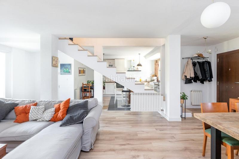 Foto b638dba9-9d6f-43c0-958b-688d6189d6b9. Casa adossada a calle pedro temboury 1 a Villa de Otura