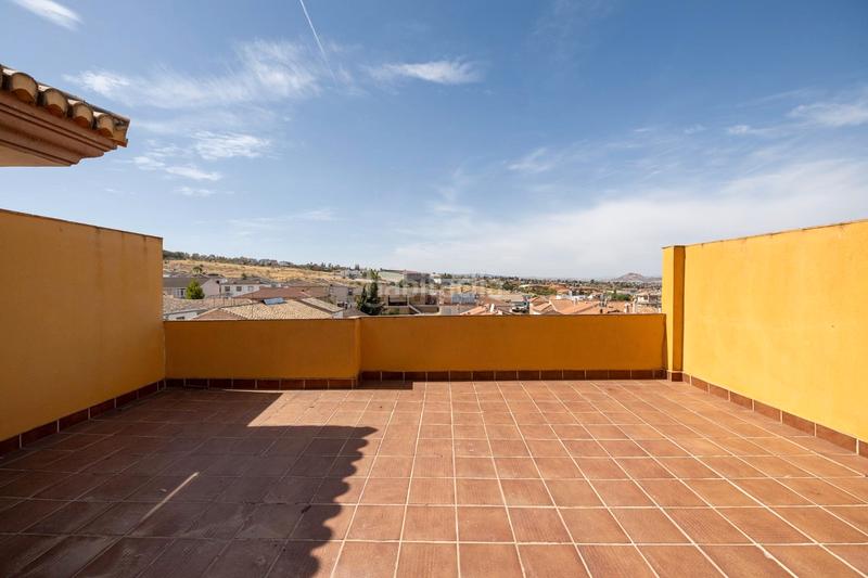 Foto 41339f76-369f-4262-aa1e-fc9d6e578214. Àtic amb aparcament a La Zubia Ciudad Zubia (La)