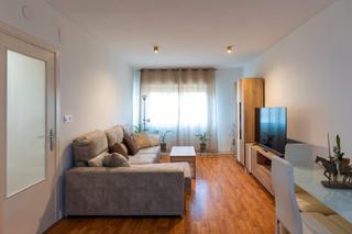 Appartement  Avenida de salobreña 2. Se vende piso amueblado con 2 dormitorios con ascensor en motril