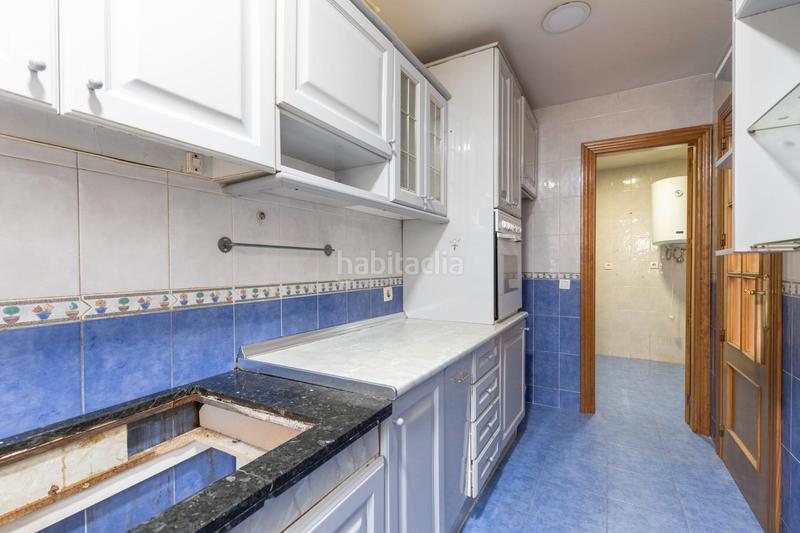 Foto 54a724c2-b479-47fb-a9a3-6e35f2e8fbbe. Flat in plaza de la constitución 1 in Cúllar Vega