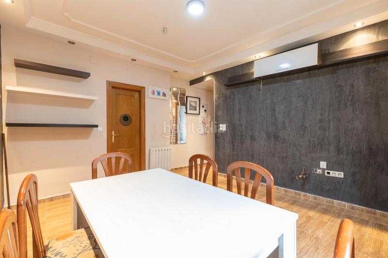 Foto 566e61a8-7a67-4a82-a273-36ce5941e081. Flat in plaza de la constitución 1 in Cúllar Vega