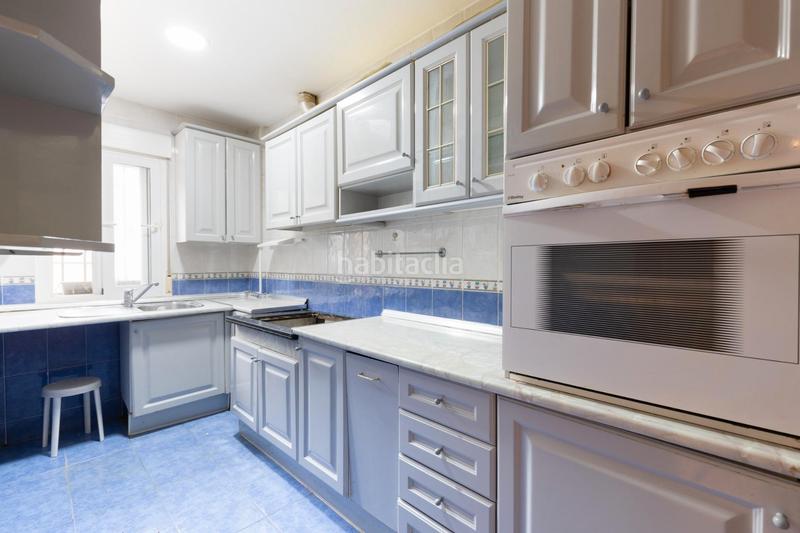 Foto 7af83c2e-2da3-4c9d-bc0a-7b5ef786a93e. Flat in plaza de la constitución 1 in Cúllar Vega