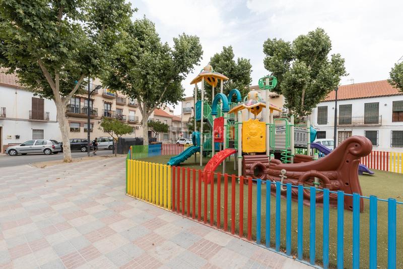 Foto e7e2deb2-e58f-4142-a53f-82c51013890b. Flat in plaza de la constitución 1 in Cúllar Vega