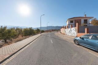 Residential Plot  Calle abelia 1. Se vende parcela con luz y agua suministrables en otura_granada