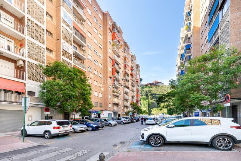Foto 6951fb17-e733-4af4-bbac-e5a359ad03a2. Local comercial en paseo del charcón 50 se vende excelente local en el charcón_granada en Gabias (Las)
