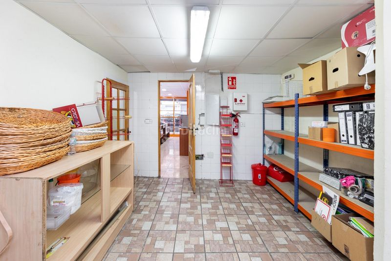 Foto d561836b-5dbe-49b8-803b-43e7483da1b8. Local comercial en paseo del charcón 50 se vende excelente local en el charcón_granada en Gabias (Las)