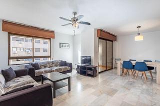 Etagenwohnung in Calle escultor antonio martinez olalla 80. Se vende espectacular gran piso gran piso entre arabial y camino