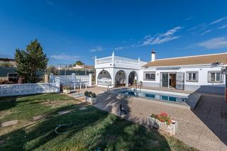 Chalet en Calle real 10. Se vende chalet exclusivo en en zona los tablazos _moraleda de z