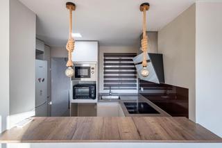 Appartement  Calle asturias 1. Se vende precioso piso reformado con ascensor en palacio deporte