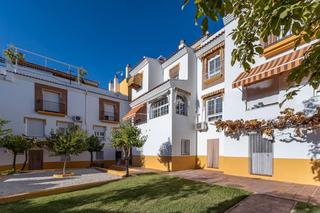 Casa a schiera  Calle cristóbal de morales 11. Se vende magnifica casa adosada amueblada en zona estación de au