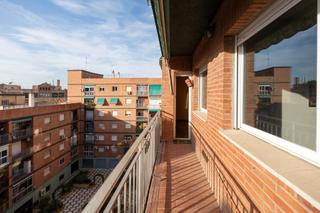 Pis  Calle doctor sánchez mariscal 46. Se vende magnifico piso con ascensor  en plaza de toros_granada