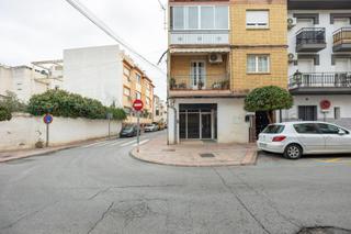 Local Comercial a Calle libertad 50. Se vende local comercial en armilla ( ayuntamiento)