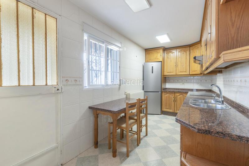 Foto b3cc8a8d-280e-4b5a-a430-2cfe92fe5825. Semi detached house in calle pensamiento 22 in La Zubia Ciudad Zubia (La)