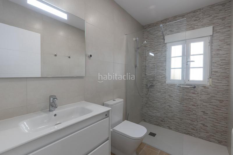 Foto dd747eb2-fb95-4e0c-b642-5cc8823c1427. Semi detached house in calle pensamiento 22 in La Zubia Ciudad Zubia (La)