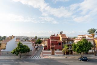 Maison jumelée  Avenida marquesa de esquilache 3. Se vende casa adosada a reformar con terrazas y vistas al mar av