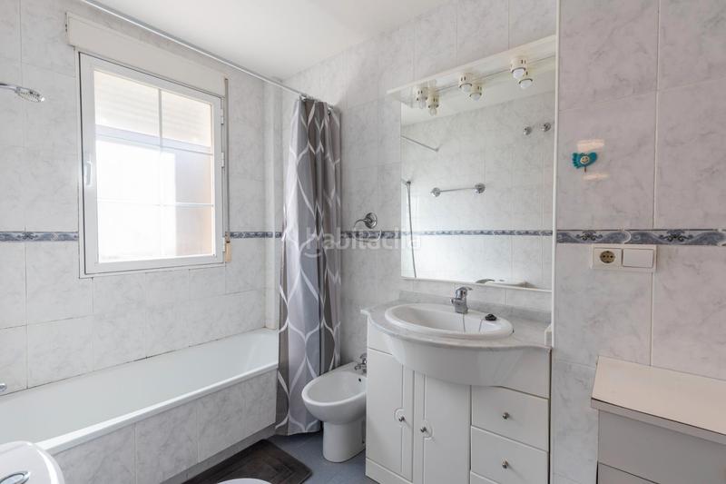 Foto e34fa20a-e073-4f8f-a7d8-f00b6668bd6c. Casa adossada a calle tablas 25 a Cájar