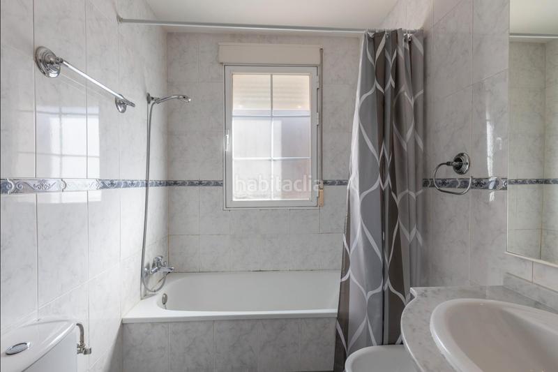 Foto ea0a34ff-b46d-4c50-ae13-af6c5fb4f7ee. Casa adossada a calle tablas 25 a Cájar