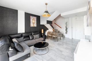 Duplex à Avenida de carmen morcillo 24. Se vende fantastico duplex amueblado con piscina comunitaria en