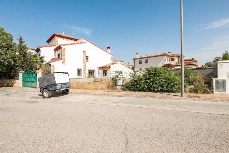 Foto 5084199f-d8f6-432f-8197-ede8990b774a. Residential plot in avenida madrid 56 in Atarfe