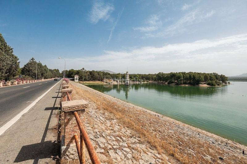 Foto 8f641f10-f848-45a8-bc28-2e711f5bd610. Residential plot in avenida madrid 56 in Atarfe