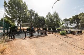 Terreno residencial en Avenida madrid 56. Se vende solar en urbanizacion llanos de silva (atarfe)_granada