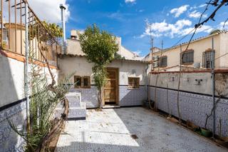 Casa adossada a Calle pozo 6. Se vende casa adosada a reformar en cerrillo maracena_granada