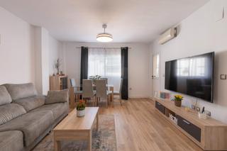 Appartement à Virgen de las nieves 25. Se vende piso con garaje y terraza para entrar a vivir o inversi