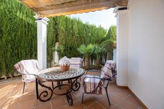 Xalet  Calle almaciles 13. Se vende exclusiva casa independiente con garaje para dos coches