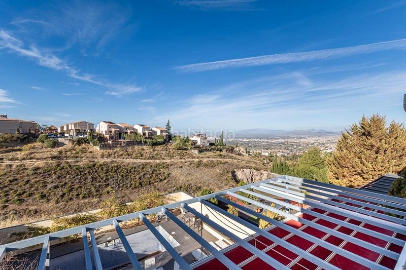 Foto b0ef69d6-8b00-4c8b-b2e1-70606a90f456. Casa in calle cosmos 38 in Barrio de la Vega Monachil