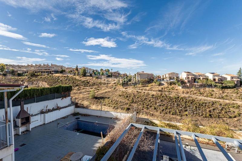 Foto b39e27d2-9ce0-466d-a89d-75eead6226cf. Casa in calle cosmos 38 in Barrio de la Vega Monachil