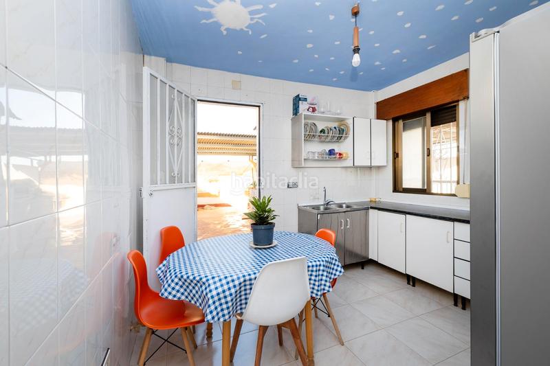 Foto 4091c5a5-2852-4cda-8612-713f114c6355. Dachwohnung in calle San Antón 32 in San Antón Armilla