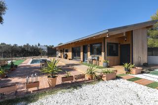 Reihenhaus  Calle transversal avenida caparacena 1. Se vende exclusiva vivienda de diseño en atarfe  – urbanización