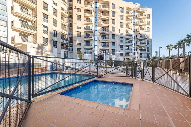 Foto 23e5d59e-2734-4ddb-91c6-2a55651eb23e. Appartamento in calle periodista rafael gago palomo 35 in Granada