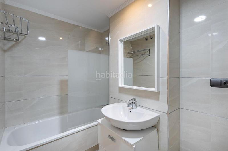 Foto b676be87-7f68-43ba-8886-fc1e41ba0cc5. Appartamento in calle periodista rafael gago palomo 35 in Granada