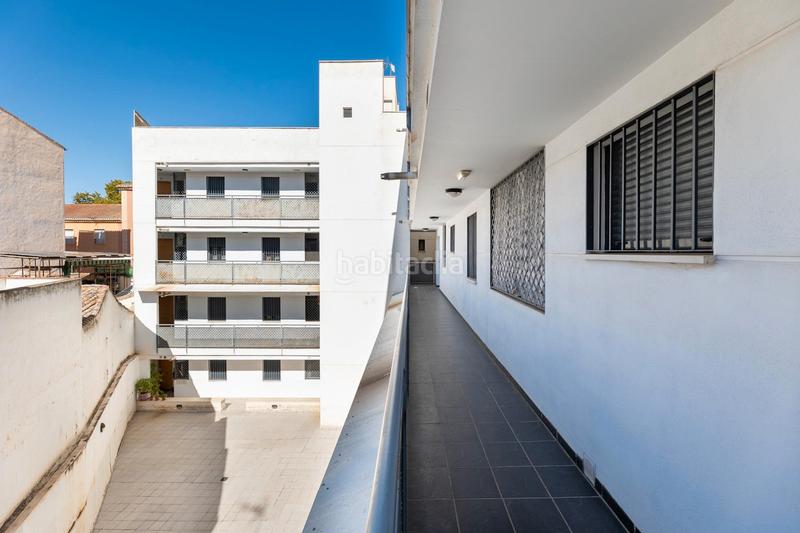 Foto 0b105767-67de-48a5-91eb-4e934538b06a. Pis a calle santa adela 23 a Barrio de Zaidín Granada