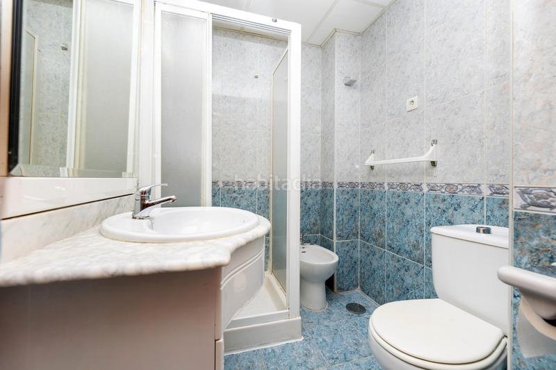 Foto be8171a7-1a42-42b7-8815-4e4416cae9d6. Appartamento in calle almuñécar 24 in Barrio de Zaidín Granada