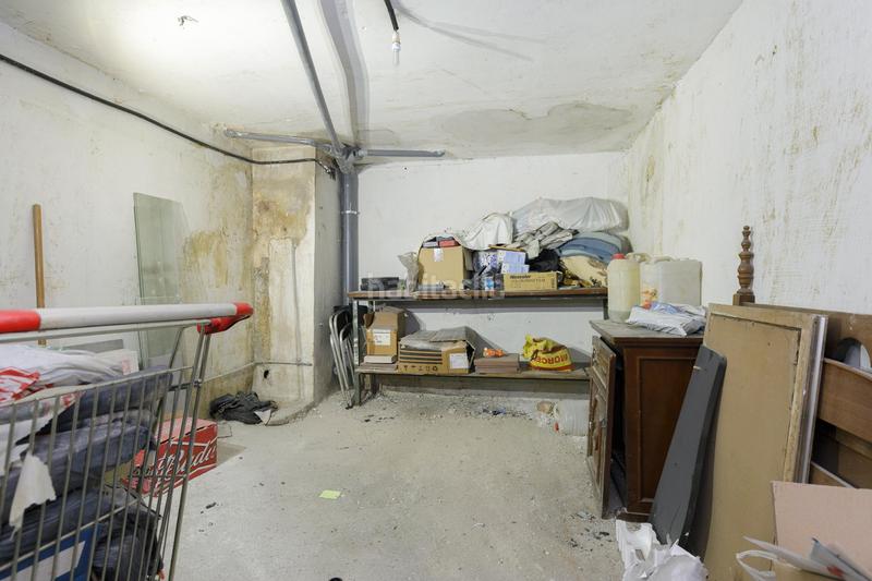 Foto f6724994-6a5b-4119-ae38-36a44909541d. Posto auto in plaza de san isidro 25 in San Ildefonso Granada