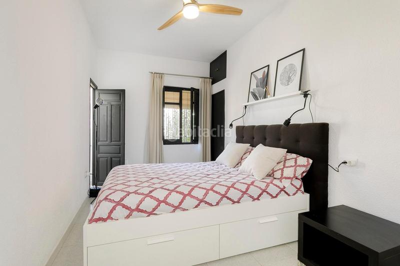 Foto b153420a-d8e8-4ee3-bf97-22cc2d756c66. Casa a schiera in calle dorotea 22 in Cervantes Granada