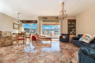 Appartement à Calle tejeiro 45. Se vende exclusiva y amplia vivienda con terraza y garaje en gra