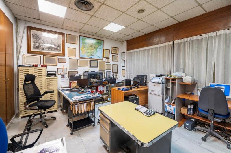 Foto 8215272f-3d2a-4838-a3ed-c1b66ac5ab68. Local commercial dans calle ángel barrios 28 dans Camino de Ronda Granada