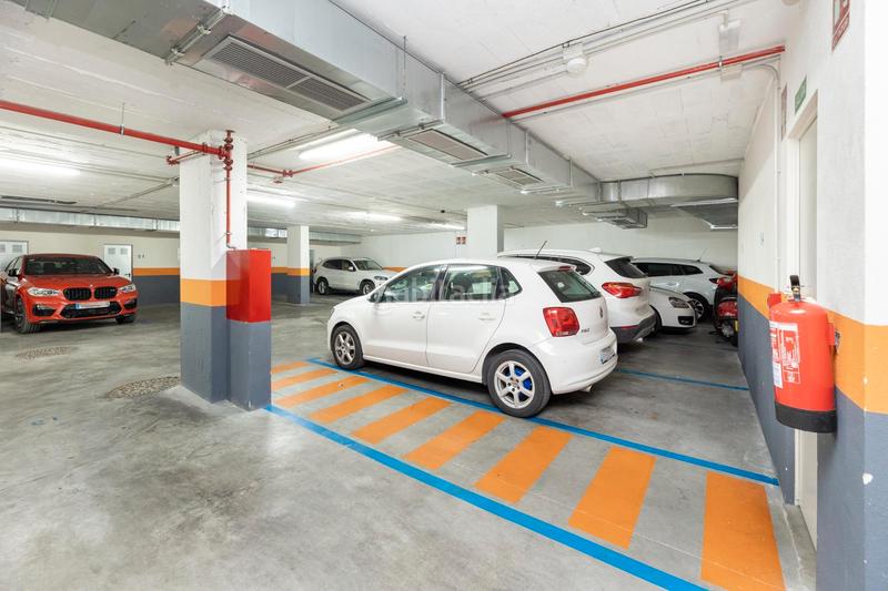 Foto e2835736-219d-4ff8-8e58-9cc504ec9d93. Pis a calle pintor velázquez 45 a Camino de Ronda Granada