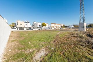 Wohngrundstück in Avenida Mediterraneo 33