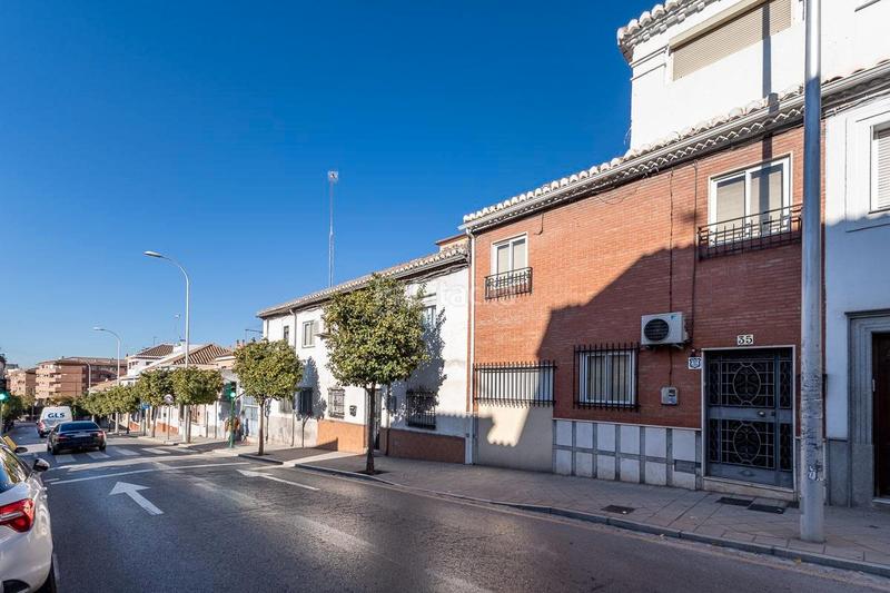 Foto 43db0790-f153-4ca4-8aeb-4b7a60139bc3. Casa adossada a calle cardenal parrado 57 a San Francisco Javier Granada